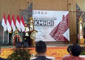 Ketua Umum PP KMHDI saat memberikan sambutan dalam Pembukaan Diklat Kewirausahaan Nasional 2025